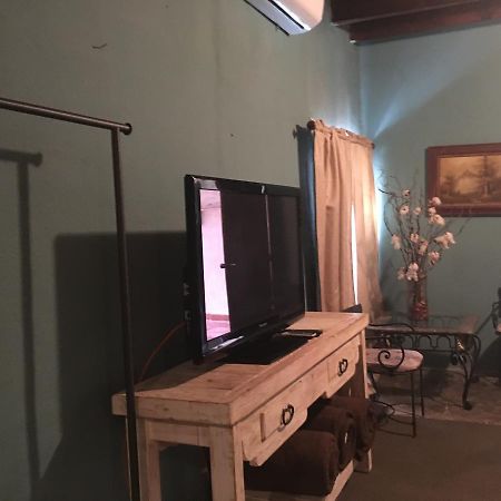 Hostal Dona Carlota Hotel Cuatrocienegas de Carranza ภายนอก รูปภาพ