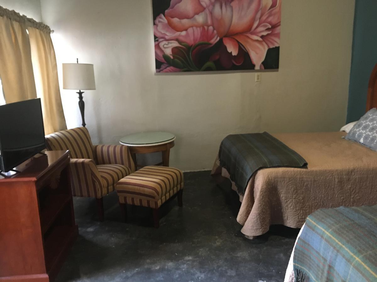 Hostal Dona Carlota Hotel Cuatrocienegas de Carranza ภายนอก รูปภาพ